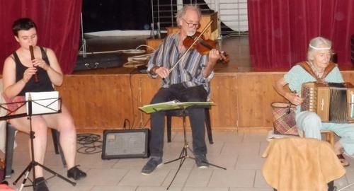 Musiciens des ateliers de danses de la Vallée française